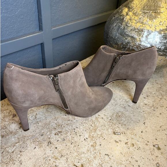 Antonio Melani Gray Suede Leather Stiletto Heel Side Zip Ankle Booties Size 10 - Picture 3 of 8